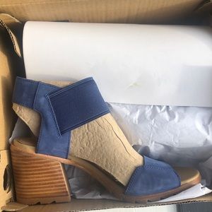 Sorel Nadia Sandals in blue size 8.5